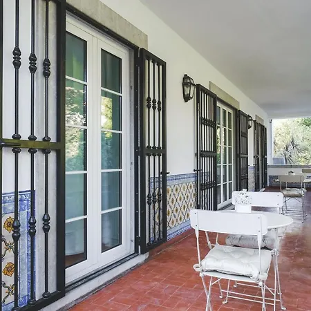 4u Airport Гостьовий будинок