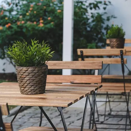 4u Airport Гостьовий будинок