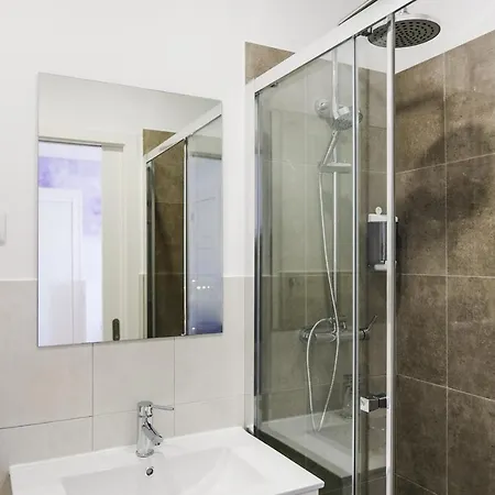 4u Airport リスボン